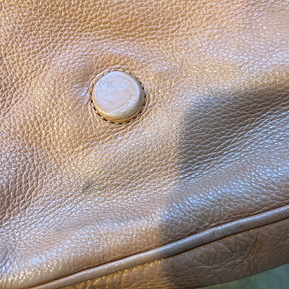 Tory Burch crossbody w removable strap in tan grained leather - Picture 5 of 7